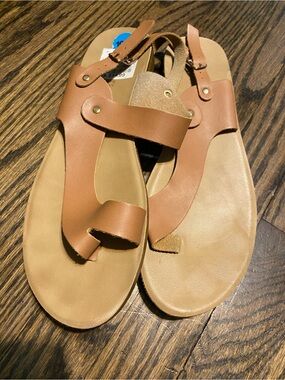 Women’s Tan Leather Toe-Loop Sandals - Lightweight Casual